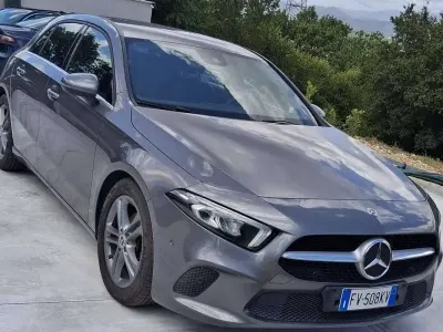 Occasion Mercedes A180 Business 116 ch (85 kW) 2019 Gris Berline