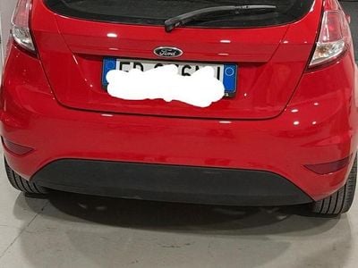 Usata Ford Fiesta 60 CV (44 kW) 2015 Rosso Berlina