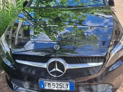 Usata Mercedes 180 122 CV (89 kW) 2018 Nero Berlina