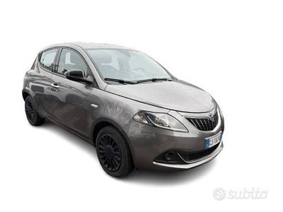 Usata Lancia Ypsilon S 69 CV (50 kW) 2022 Grigio scuro Utilitaria
