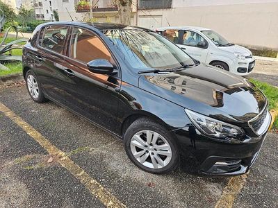 Usata Peugeot 308 130 CV (95 kW) 2021 Nero Berlina