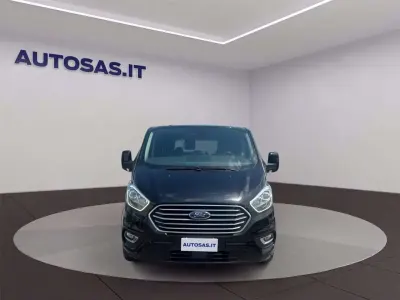 Usata Ford Tourneo Custom Titanium 131 CV (96 kW) 2022 Nero Furgone