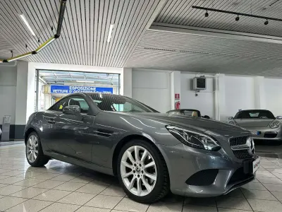 Usata Mercedes SLC200 184 CV (135 kW) 2020 Grigio Cabrio
