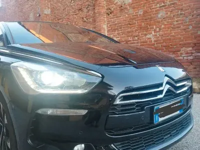 Usata Citroën DS5 166 CV (122 kW) 2013 Nero Utilitaria