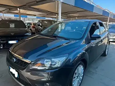 Usata Ford Focus Titanium 90 CV (66 kW) 2008 Grigio Berlina