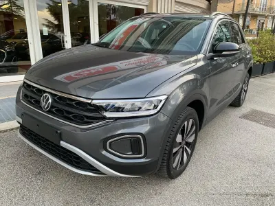 Usata VW T-Roc Goal 116 CV (85 kW) 2024 Grigio SUV