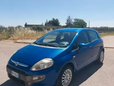 Usata Fiat Punto Evo Dynamic 75 CV (55 kW) 2009 Blu Utilitaria