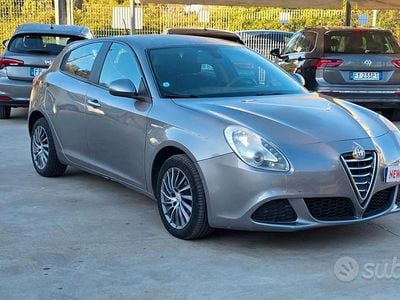 Usata Alfa Romeo Giulietta Exclusive 105 CV (77 kW) 2011 Grigio Utilitaria