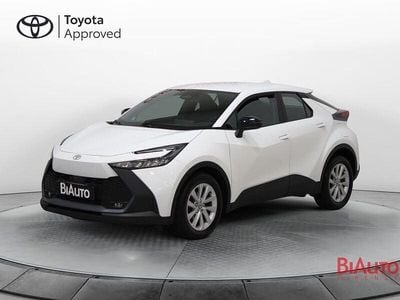 Usata Toyota C-HR Active 140 CV (102 kW) 2024 Bianco SUV