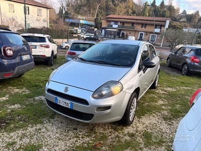 Grigio Usata 2016 Fiat Punto Lounge Berlina | 2600 € (Super prezzo)