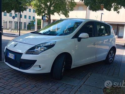 Usata Renault Scénic III 130 CV (95 kW) 2011 Bianco Monovolume