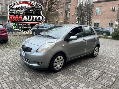 Usata Toyota Yaris 87 CV (63 kW) 2007 Grigio Utilitaria