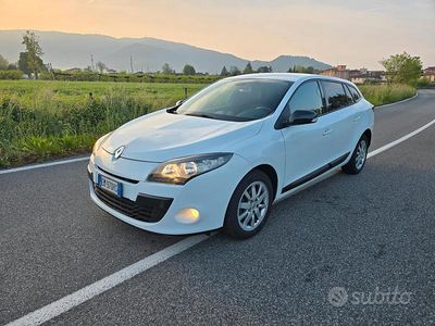 Usata Renault Mégane GrandTour 110 CV (80 kW) 2013 Bianco Station wagon