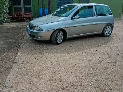 Usata Lancia Ypsilon 60 CV (44 kW) 2005 Grigio Utilitaria