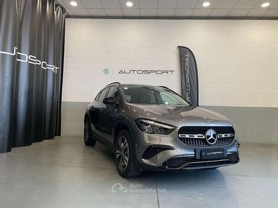Gray Usata 2024 Mercedes GLA180 Advanced SUV | 37.900 € (Buon prezzo)