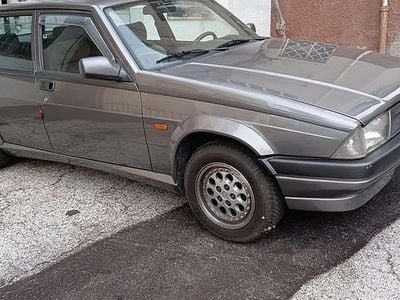 Argento Usata 1988 Alfa Romeo 75 Berlina | 13.000 €