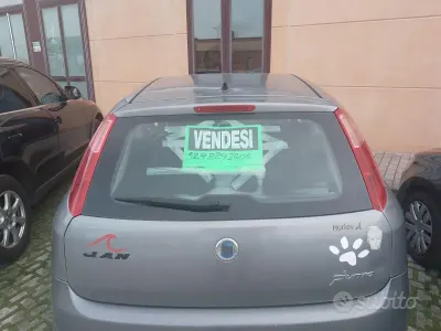 Usata Fiat Grande Punto 65 CV (47 kW) 2006 Grigio Utilitaria