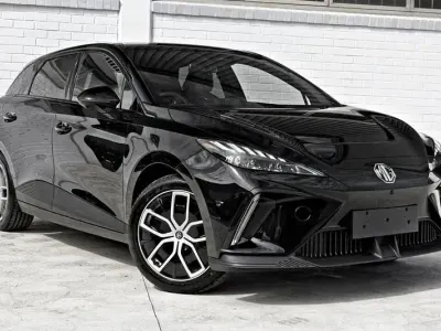Usata MG MG4 EV Trophy 180 kW (245 CV) 2023 Nero Utilitaria