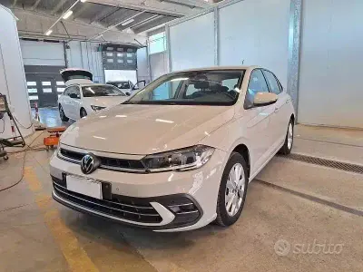 Usata VW Polo Style 95 CV (69 kW) 2022 Beige Utilitaria
