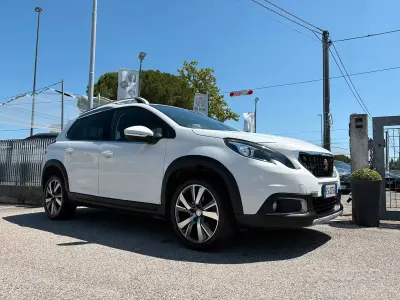 Usata Peugeot 2008 Allure 102 CV (75 kW) 2018 Bianco SUV