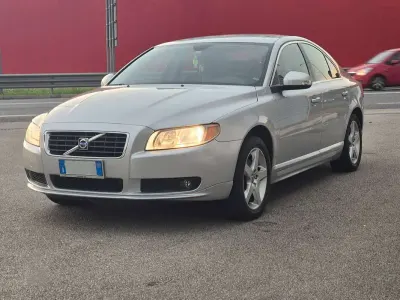 Usata Volvo S80 Momentum 136 CV (100 kW) 2009 Argento Berlina
