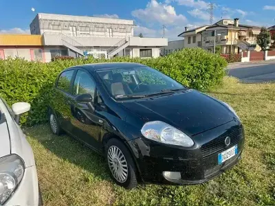 Occasion Fiat Grande Punto Active 75 ch (55 kW) 2008 Noir Citadine