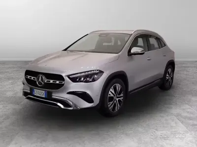 Käytetty Mercedes GLA180 Advanced 116 HP (85 kW) 2025 Hopea Katumaasturi