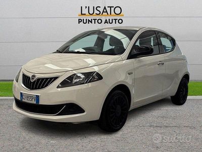 Usata Lancia Ypsilon Silver 69 CV (50 kW) 2022 Bianco Utilitaria
