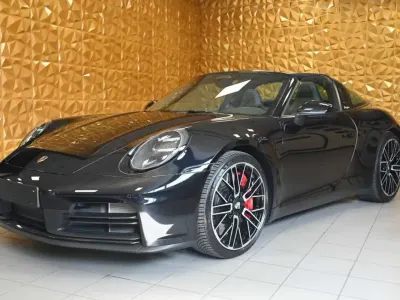 Usata Porsche 911 Targa 4 Chrono 541 CV (397 kW) 2026 Nero black schwarz Cabrio
