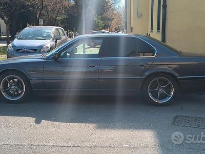 Begagnad BMW 735 238 HK (175 kW) 2000 Grå Sedan