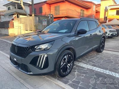 Usata Peugeot 2008 Allure 102 CV (75 kW) 2024 Grigio SUV