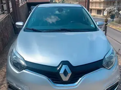 Usata Renault Captur 90 CV (66 kW) 2014 Grigio SUV