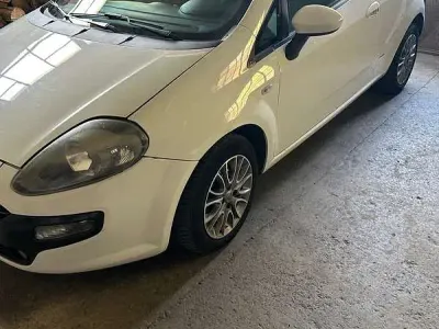 Usata Fiat Punto Evo S 75 CV (55 kW) 2011 Bianco Utilitaria