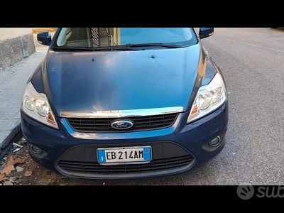 Begagnad Ford Focus 90 HK (66 kW) 2010 Blå Sedan