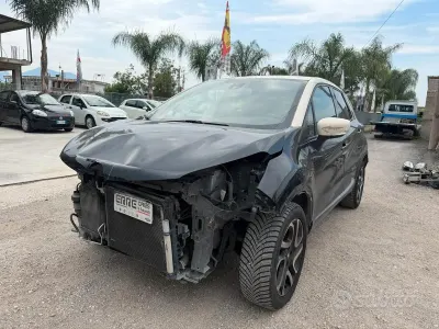 Usata Renault Captur 90 CV (66 kW) 2015 Nero SUV