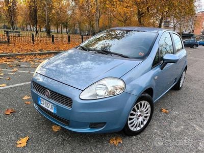 Usata Fiat Grande Punto Dynamic 78 CV (57 kW) 2009 Blu Utilitaria