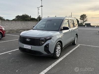 Usata Ford Tourneo Courier Titanium 125 CV (91 kW) 2024 Grigio Monovolume