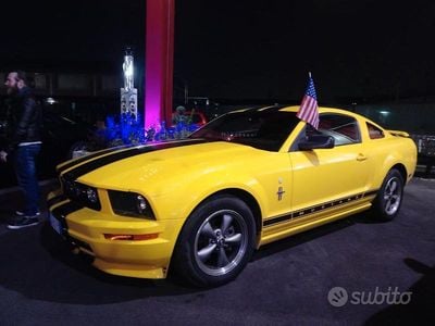 Usata Ford Mustang 205 CV (150 kW) 2006 Giallo Coupé