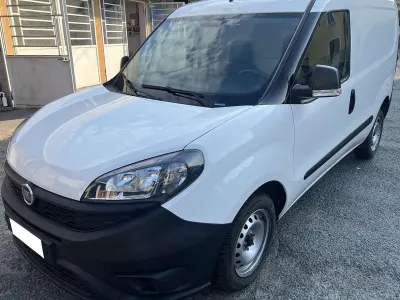 Usata Fiat Doblò 90 CV (66 kW) 2022 Bianco Monovolume