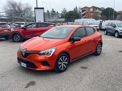 Usata Renault Clio V 101 CV (74 kW) 2023 Arancione Utilitaria