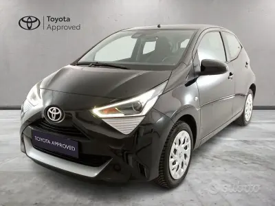 Usata Toyota Aygo Cool 72 CV (52 kW) 2021 Blu Utilitaria