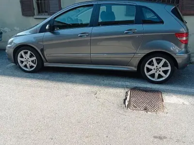 Usata Mercedes B200 Premium 140 CV (102 kW) 2011 Utilitaria