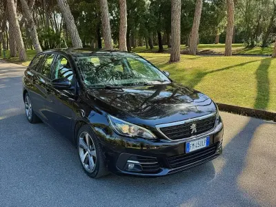 Usata Peugeot 308 SW Active 120 CV (88 kW) 2018 Station wagon