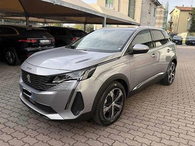 Usata Peugeot 3008 Allure 131 CV (96 kW) 2021 Grigio / metallizzato SUV