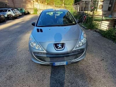 Käytetty Peugeot 206 60 HP (44 kW) 2009 Hopea Sedan