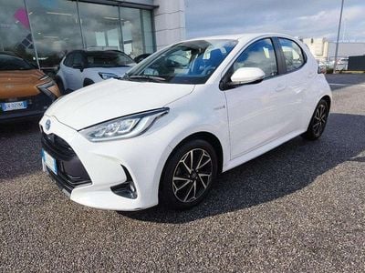 Usata Toyota Yaris Hybrid Trend 92 CV (67 kW) 2021 Bianco Berlina
