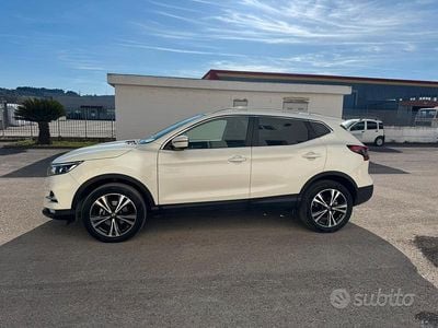 Usata Nissan Qashqai N-Connecta 140 CV (102 kW) 2019 Bianco SUV