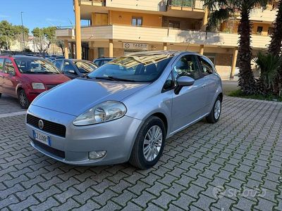 Usata Fiat Grande Punto 90 CV (66 kW) 2006 Grigio Utilitaria