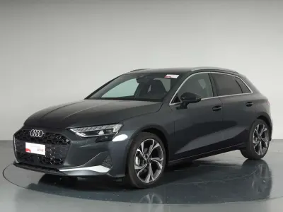 Usata Audi A3 Advanced 116 CV (85 kW) 2024 Grigio manhattan metallizzato Berlina
