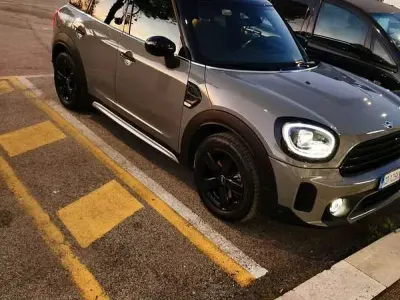 Usata Mini Cooper D Countryman Business 150 CV (110 kW) 2021 Grigio SUV